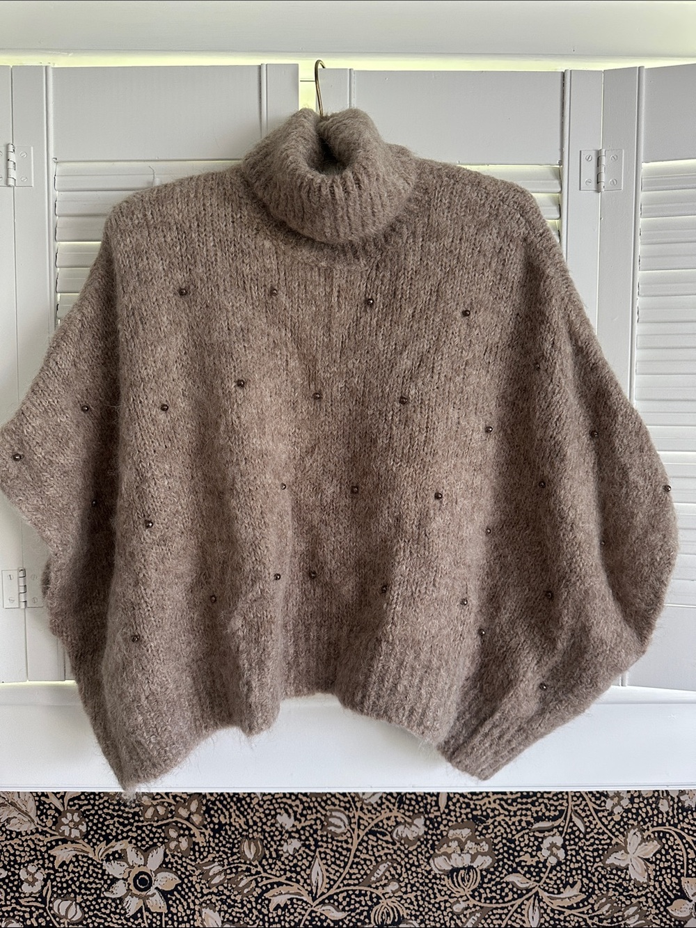 Brunello Cucinelli Embellished Beige Cropped Turtleneck Sweater